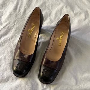 Vintage Chanel Classic Emblem Pumps